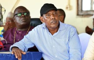 Coast police downplay strike chaos- shutdown paralyses transport