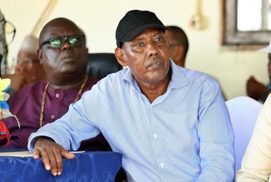 Coast police downplay strike chaos- shutdown paralyses transport