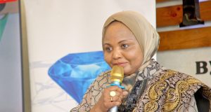 Journalists urged to defend independence, avoid political battles
