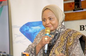 Journalists urged to defend independence, avoid political battles